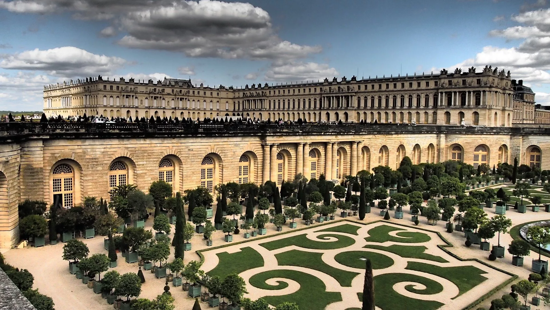 Main image of article: Pourquoi visiter Versailles et assister aux Grandes Eaux ?